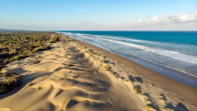 Pantai Oetune: Hamparan Pasir Lembut dan Keindahan Tropis